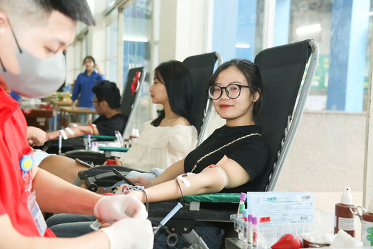 Hà Nội: Tiếp nhận gần 300.000 đơn vị máu từ phong trào hiến máu tình nguyện