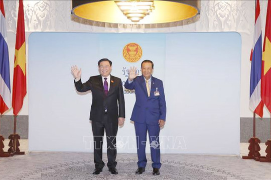 Chủ tịch Quốc hội Vương Đình Huệ hội đàm với Chủ tịch Quốc hội Thái Lan Wan Muhamad Noor Matha