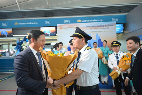 Vietnam Airlines khai trương đường bay thẳng Perth (Australia) - TP Hồ Chí Minh