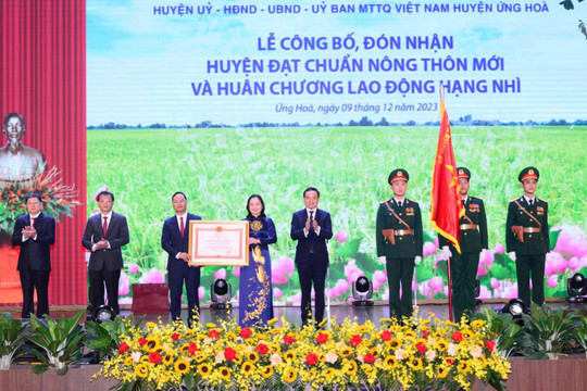 Ứng Hòa đón nhận huyện đạt chuẩn nông thôn mới và Huân chương Lao động hạng Nhì