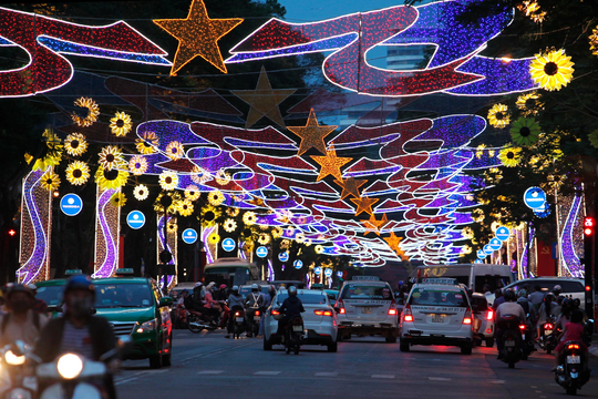 Đèn đường HALEDCO nâng cao chất lượng đáp ứng nhu cầu chiếu sáng đường phố Hà Nội