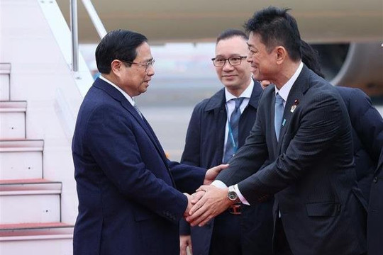 Thủ tướng Chính phủ Phạm Minh Chính tới Tokyo, bắt đầu chuyến công tác dự Hội nghị cấp cao kỷ niệm 50 năm quan hệ ASEAN – Nhật Bản