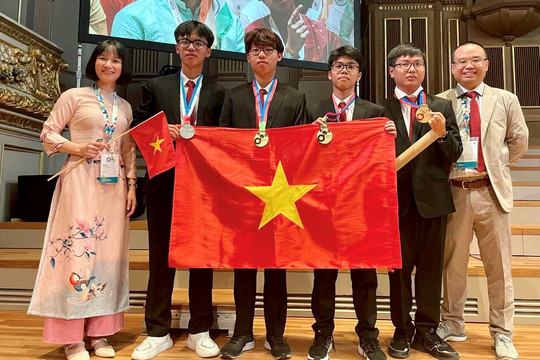 Học sinh Việt Nam đạt 32 huy chương Olympic khu vực và quốc tế