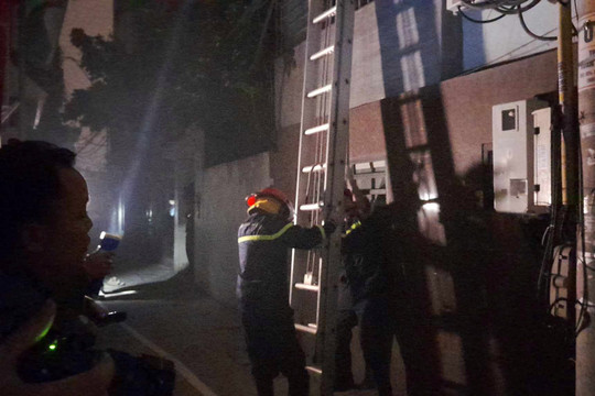 Diễn tập chữa cháy và cứu hộ cấp thành phố tại chung cư mini