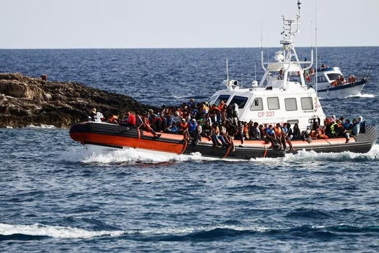 Anh và Italia nhất trí kiểm soát làn sóng di cư