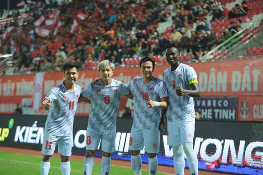 Hải Phòng FC ngược dòng, giành trọn 3 điểm trước Khánh Hòa