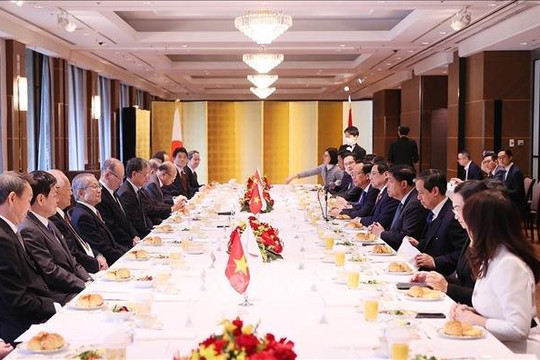 Thủ tướng Phạm Minh Chính gặp Chủ tịch Hội đồng Ngoại giao nhân dân Nhật Bản