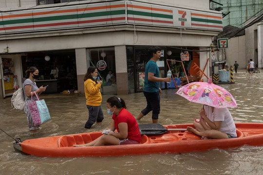 Hàng nghìn người Philippines phải sơ tán do bão lớn
