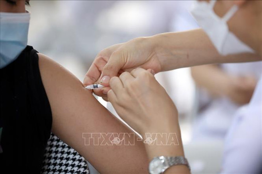 Việt Nam đang dự trữ hơn 400.000 liều vắc xin Covid-19