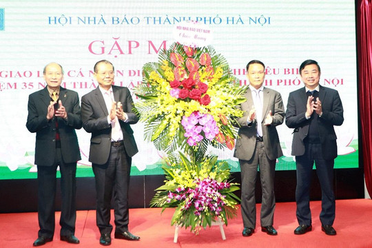Gặp mặt kỷ niệm 35 năm thành lập Hội Nhà báo thành phố Hà Nội