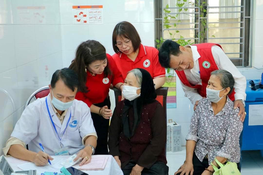 Hội Chữ thập đỏ các thành phố trợ giúp cho gần 3 triệu lượt người gặp khó