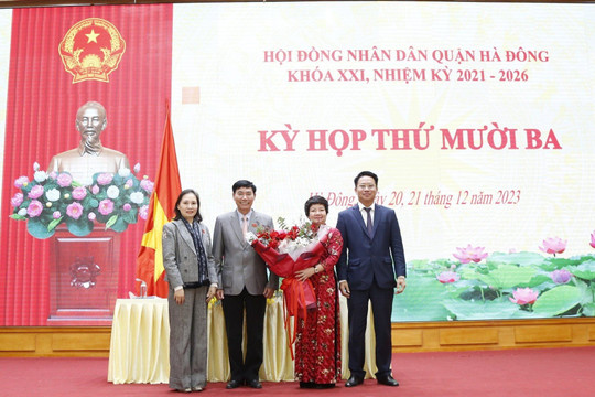 Đồng chí Trần Thị Lương An được bầu làm Phó Chủ tịch UBND quận Hà Đông