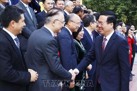 Chủ tịch nước gặp mặt các Đại sứ, Trưởng Cơ quan đại diện Việt Nam ở nước ngoài tham dự Hội nghị Ngoại giao 32