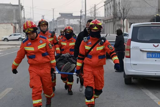 Động đất tại Trung Quốc: Gấp rút tìm kiếm nạn nhân trong giá rét