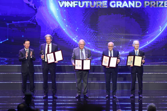 Chủ tịch nước Võ Văn Thưởng dự Lễ trao Giải thưởng VinFuture 2023