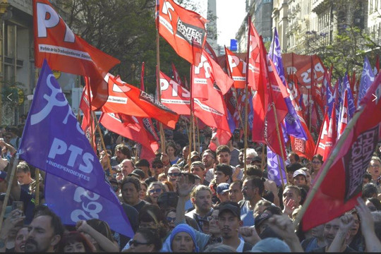 Hàng nghìn người Argentina biểu tình phản đối biện pháp “thắt lưng, buộc bụng”