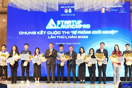 Đại học Bách khoa Hà Nội giành giải Nhất cuộc thi Bệ phóng khởi nghiệp