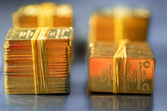 Doanh nghiệp giảm biên độ giá mua - bán vàng miếng