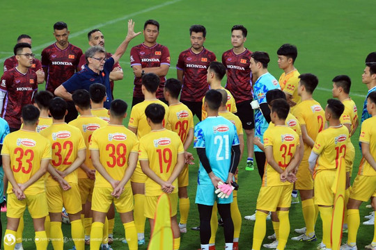 Nguyễn Filip, Văn Lâm cạnh tranh suất bắt chính tại Asian Cup 2023