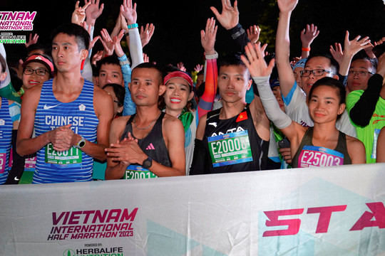5.000 vận động viên tham gia Giải bán marathon quốc tế 2024 tại Hà Nội