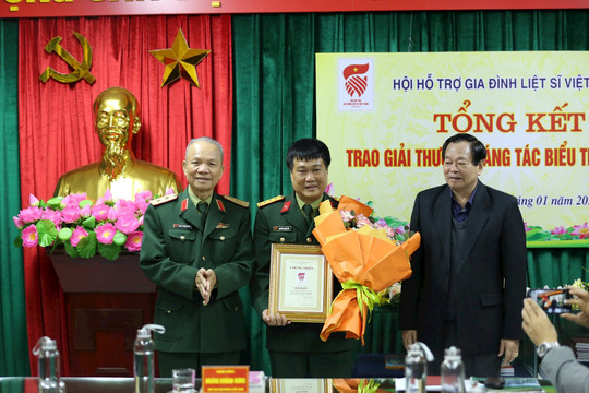 Hội Hỗ trợ gia đình liệt sĩ Việt Nam trao giải thưởng sáng tác biểu trưng