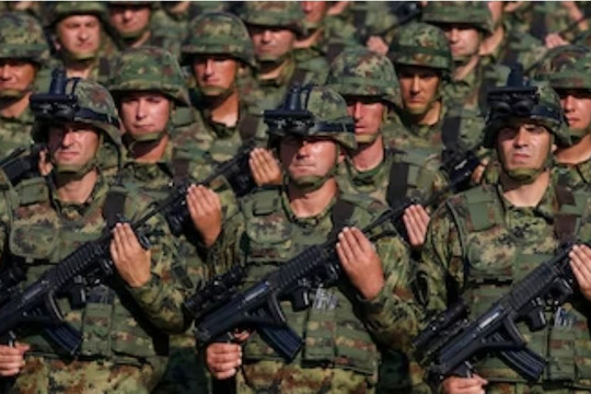 Serbia xem xét áp dụng lại chính sách nghĩa vụ quân sự do bất ổn leo thang