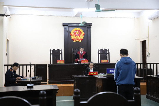 Hà Nội: 9 tháng tù cho đối tượng mua pháo hoa nổ về đốt