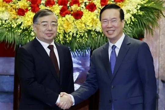 Chủ tịch nước Võ Văn Thưởng tiếp Trưởng ban Tuyên truyền Trung ương Đảng Cộng sản Trung Quốc