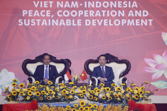 Chủ tịch nước Võ Văn Thưởng và Tổng thống Indonesia tham dự chương trình biểu diễn võ thuật