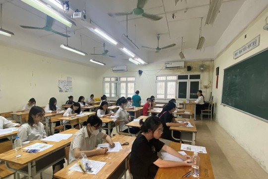 Hà Nội: Khảo sát học sinh lớp 11 và 12 toàn thành phố