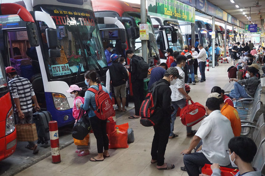  Nhiều nhà xe lớn chạy tuyến thành phố Hồ Chí Minh đã hết vé giường nằm dịp Tết