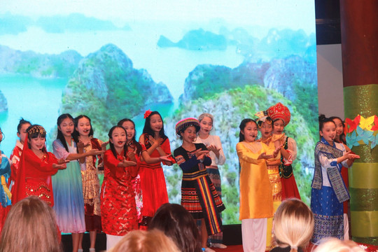 Học sinh Hà Nội góp sức xây dựng trường học an toàn, văn minh