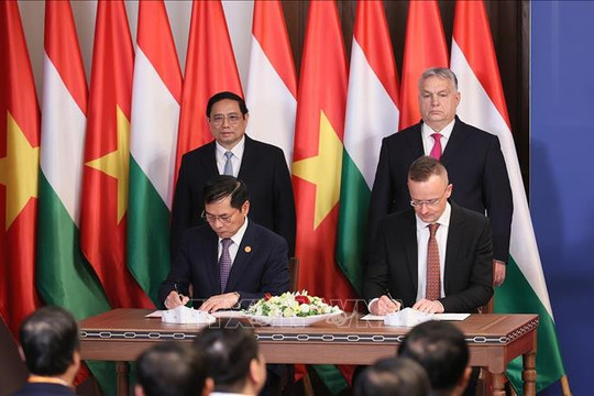 Nâng quan hệ Đối tác toàn diện Việt Nam - Hungary lên tầm cao mới