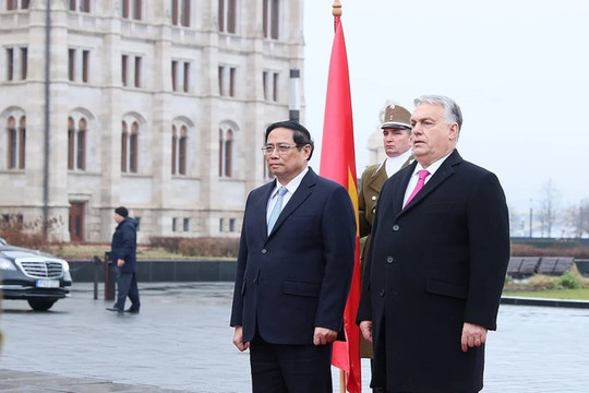 Thủ tướng Viktor Orbán chủ trì lễ đón Thủ tướng Phạm Minh Chính thăm chính thức Hungary