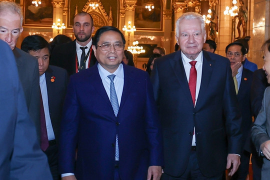 Thủ tướng Chính phủ Phạm Minh Chính hội kiến Phó Chủ tịch Quốc hội Hungary