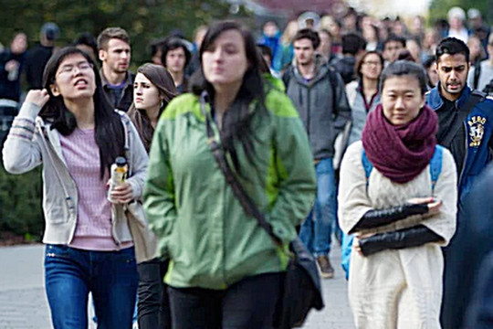 Canada giới hạn du học sinh nước ngoài: Thách thức tiềm ẩn cho nền kinh tế
