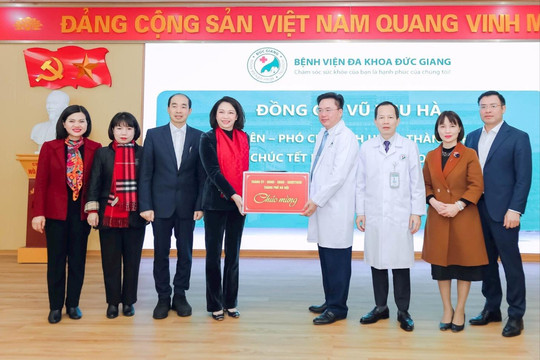 Lãnh đạo thành phố Hà Nội thăm, tặng quà Tết tại quận Long Biên