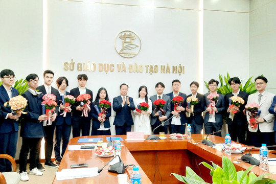 Hà Nội: Gặp mặt 13 học sinh giỏi dự kỳ thi chọn đội tuyển thi quốc tế năm 2024