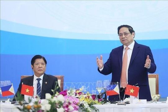 Thủ tướng Phạm Minh Chính cùng Tổng thống Philippines gặp gỡ doanh nghiệp tiêu biểu hai nước