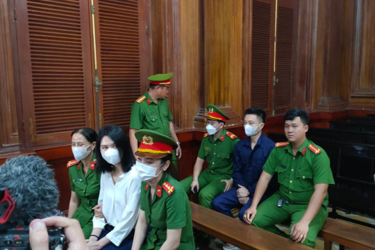 Tuyên phạt người mẫu Ngọc Trinh 1 năm tù treo