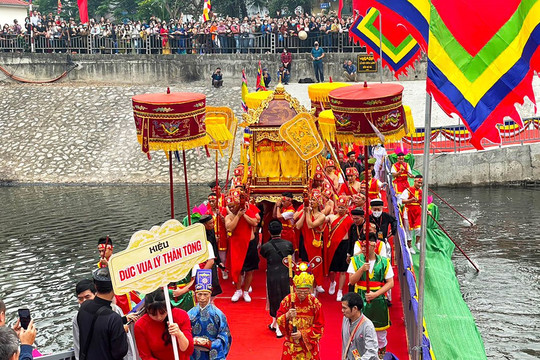 Những lễ hội bên sông trong tâm thức Hà Nội