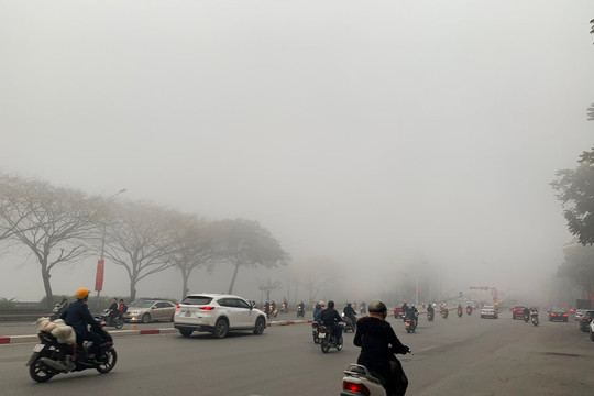 Chuyên gia nói gì về hiện tượng sương mù tại Hà Nội sáng 2-2? 