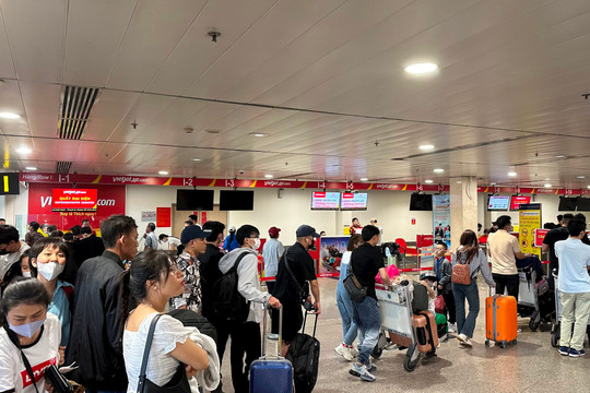 Hơn 50% tổng số chuyến bay khai thác tại sân bay quốc tế Tân Sơn Nhất bị chậm giờ bay
