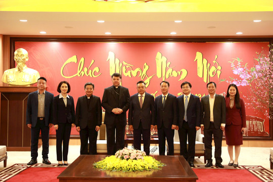 Chủ tịch UBND thành phố Hà Nội tiếp đại diện Tòa thánh Vatican tại Việt Nam