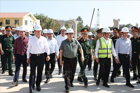 Thủ tướng Phạm Minh Chính kiểm tra thi công Dự án Nhà ga T3, Cảng hàng không Tân Sơn Nhất