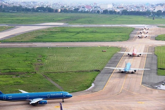 Có tới 105 chuyến bay “rỗng” qua sân bay Tân Sơn Nhất ngày 18-2