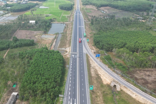 Trước 10-3, hoàn thành điều chỉnh tổ chức giao thông cao tốc Cam Lộ - La Sơn