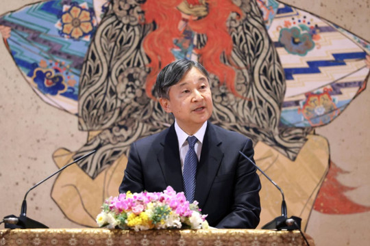 Nhà vua Nhật Bản chia sẻ với người dân khu vực động đất