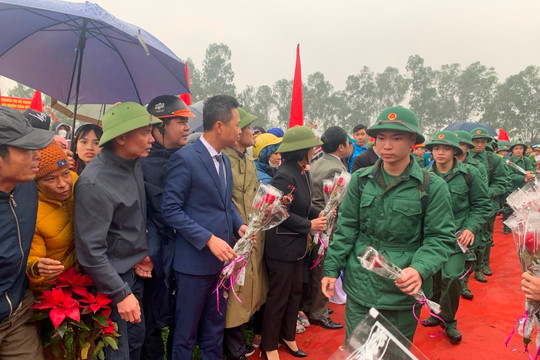 177 tân binh huyện Phú Xuyên lên đường nhập ngũ