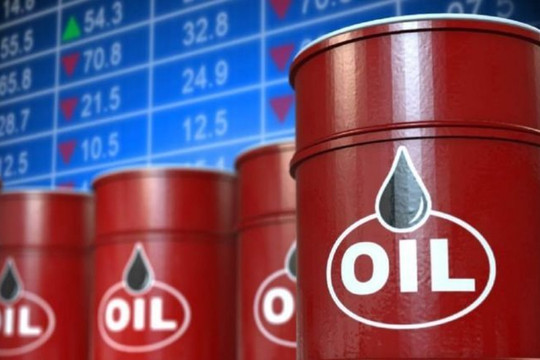 Nguồn cung thắt chặt, giá dầu WTI cao nhất một tháng qua